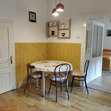 Zadora Haus Apartman Négyfalu Kültér fotó