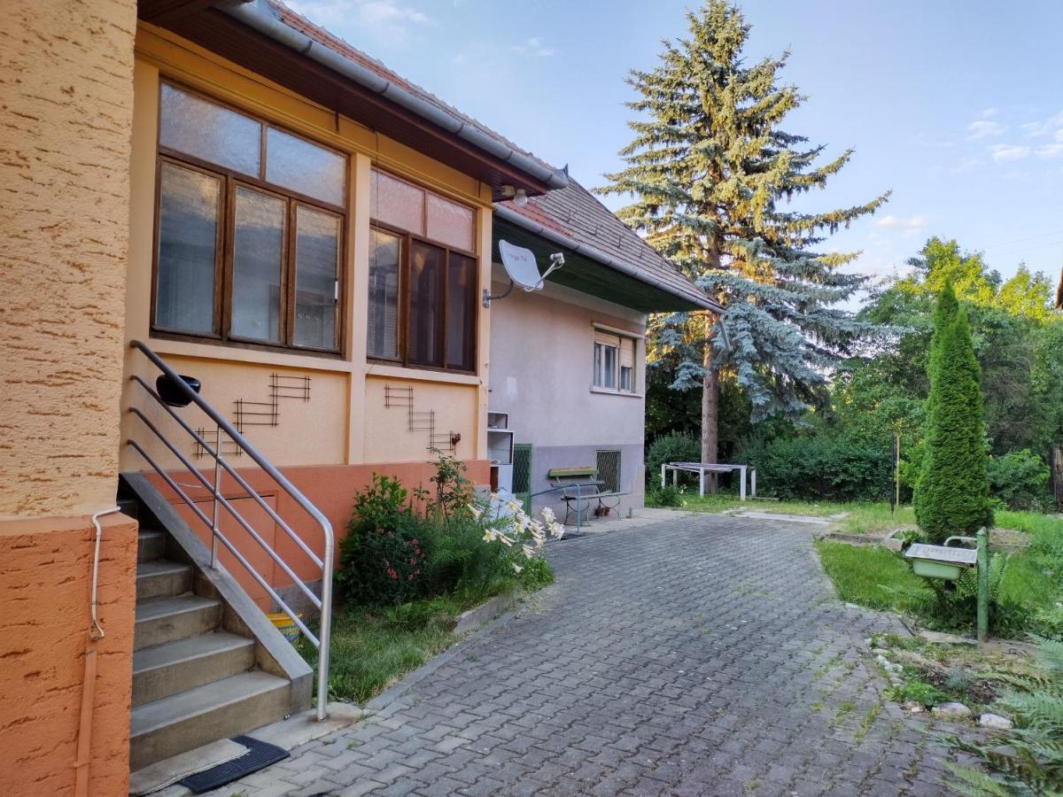 Zadora Haus Apartman Négyfalu Kültér fotó