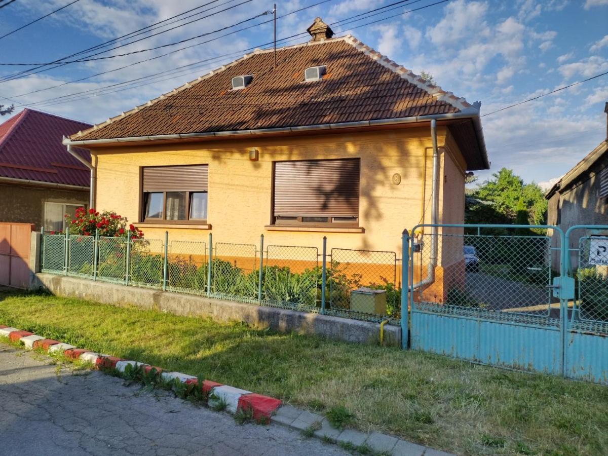 Zadora Haus Apartman Négyfalu Kültér fotó