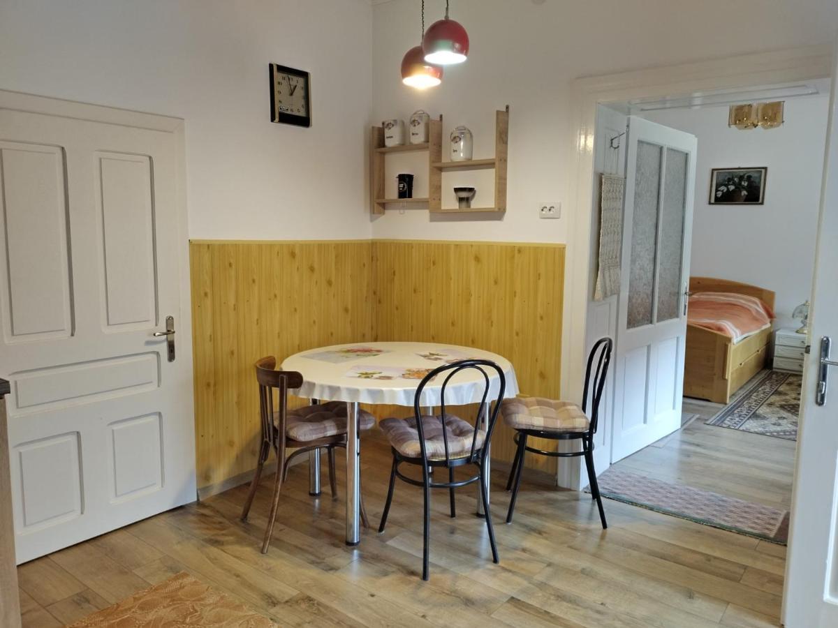 Zadora Haus Apartman Négyfalu Kültér fotó