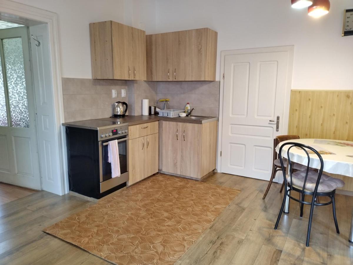 Zadora Haus Apartman Négyfalu Kültér fotó